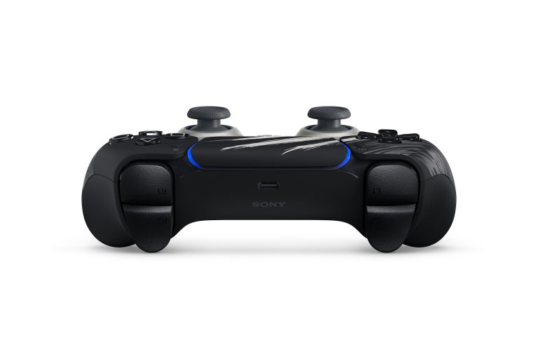 PlayStation®5 DualSense™ Wireless Controller Marvel’s Wolverine Adamantium Limited Edition thumbnail 5